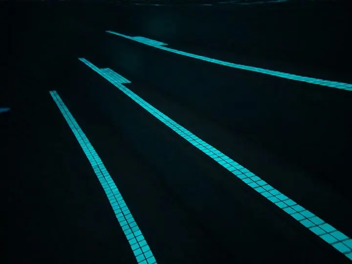Glow step lines