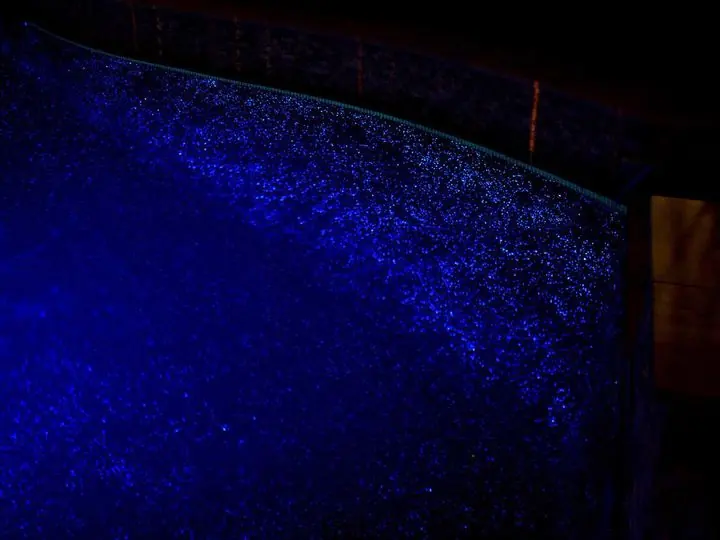 Glow aggregate pool wall