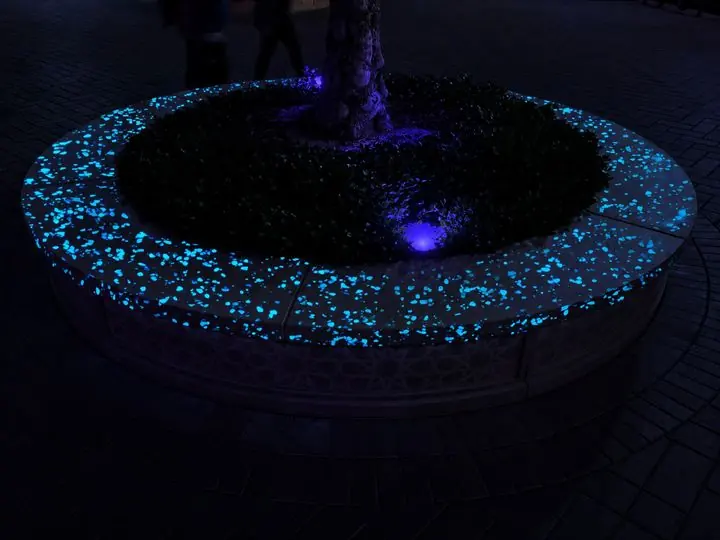 Theater planter under UV
